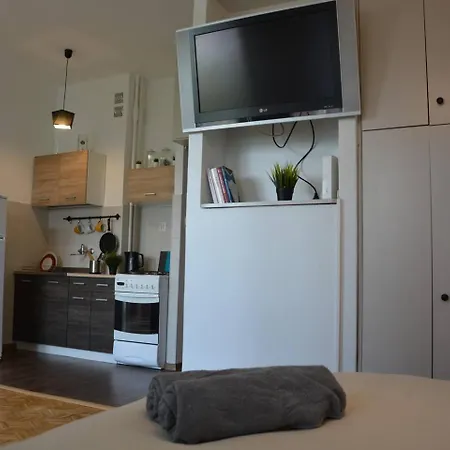 Ohmyhome Grzybowska Park Апартаменты