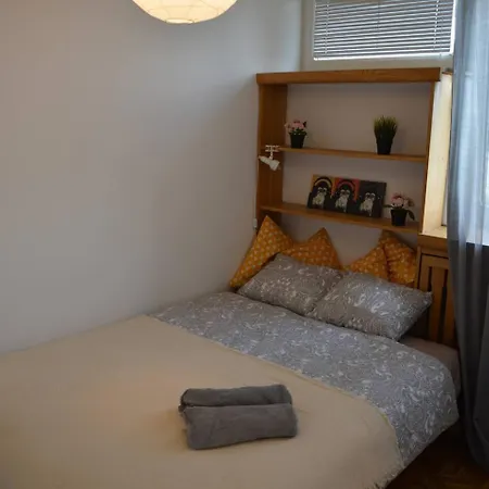 Ohmyhome - Sunny In Center