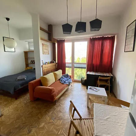 Ohmyhome - Sunny In Center Apartment Warschau