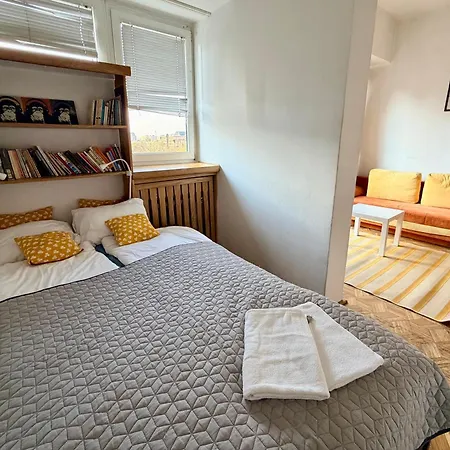 Ohmyhome - Sunny In Center